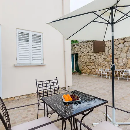 Katarina Guest house 3*